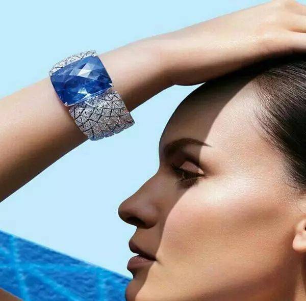 女人首饰盒里为什么需要这6件首饰  第4张