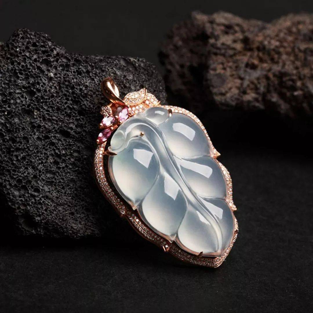 叶子赋予翡翠新的意义，而翡翠给了叶子永恒！  第3张