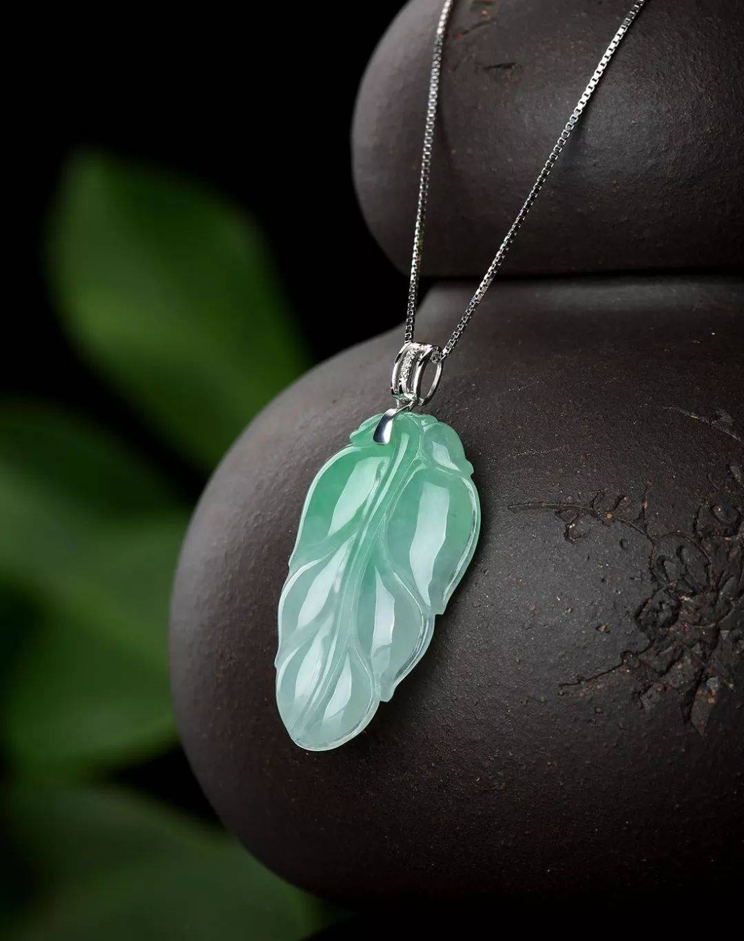 叶子赋予翡翠新的意义，而翡翠给了叶子永恒！  第8张