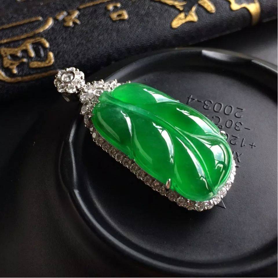 叶子赋予翡翠新的意义，而翡翠给了叶子永恒！  第13张