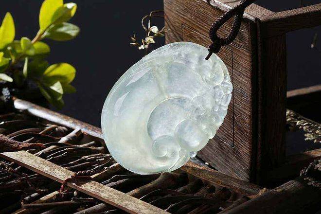 戒指、手镯和如意，哪些翡翠饰品和中式婚礼更搭？  第20张