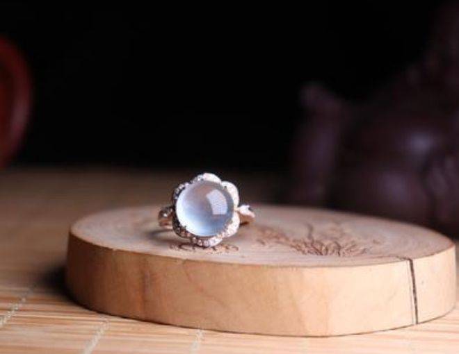 戒指、手镯和如意，哪些翡翠饰品和中式婚礼更搭？  第17张