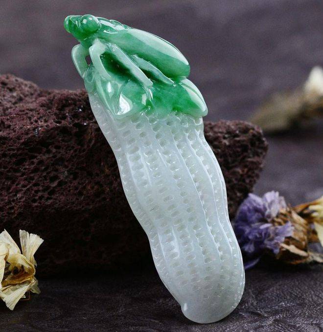 戒指、手镯和如意，哪些翡翠饰品和中式婚礼更搭？  第27张