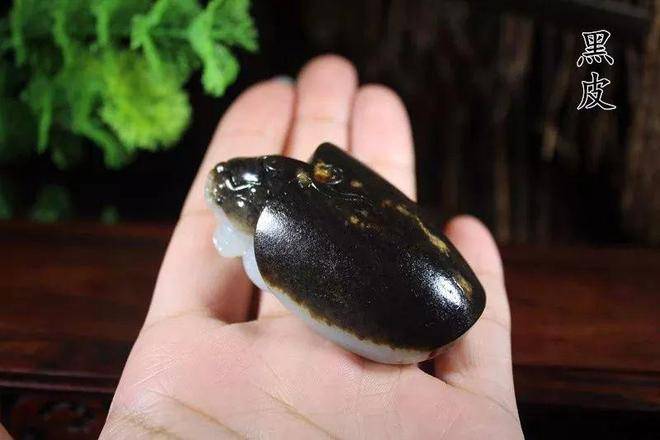 和田玉籽料为什么会有皮？有多少种皮？  第6张