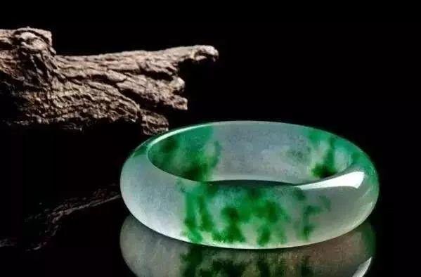 新买的翡翠需要去掉表面的蜡吗？很多人都不懂！  第4张