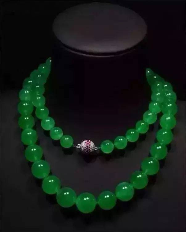 为何翡翠珠链的价格普遍要高，看完你就明白了  第8张