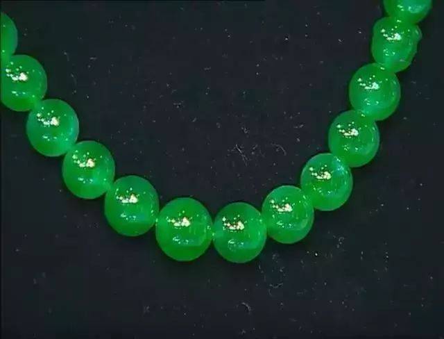 为何翡翠珠链的价格普遍要高，看完你就明白了  第5张