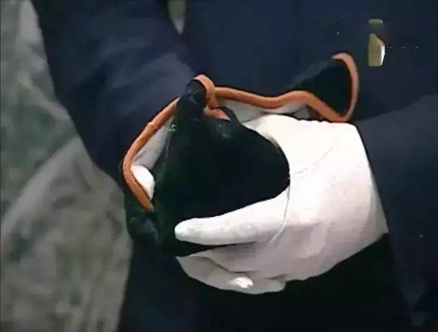 为何翡翠珠链的价格普遍要高，看完你就明白了  第2张