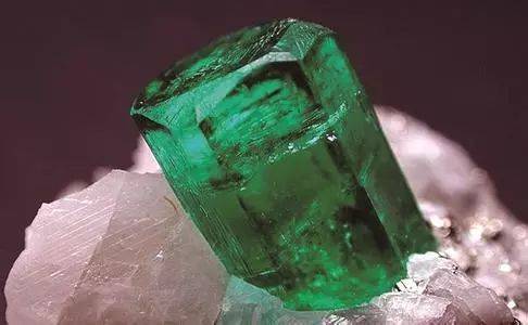 珠宝VS饰品有什么不同？30岁女人必须要知道的几点！  第7张