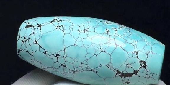 绿松石到底是带铁线的好，还是不带的好呢？  第2张