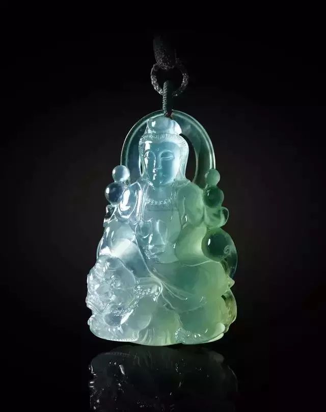 极品玻璃种翡翠，花700块就能买到？知道真相后你可千万别晕倒！  第9张