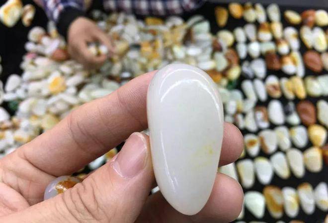还是不玩和田玉了，一个白度都这么麻烦  第20张