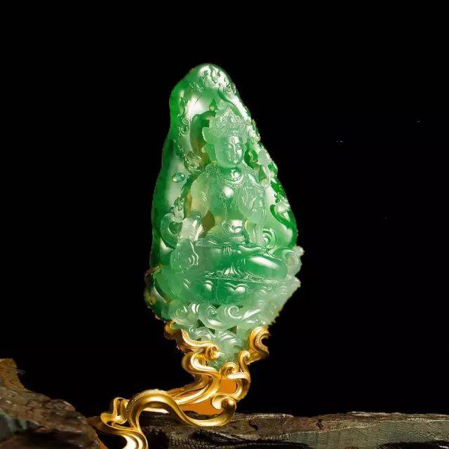 金玉融为一体，时尚富有魅力  第2张