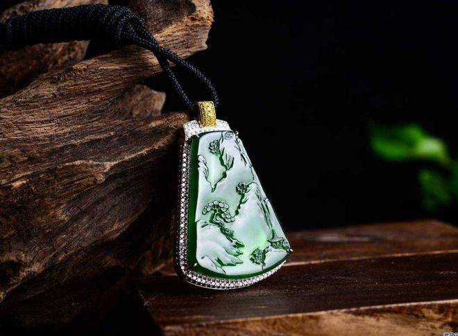 都知道翡翠是“玉石之王”，但这个称号的真实来历却是这首诗！  第17张