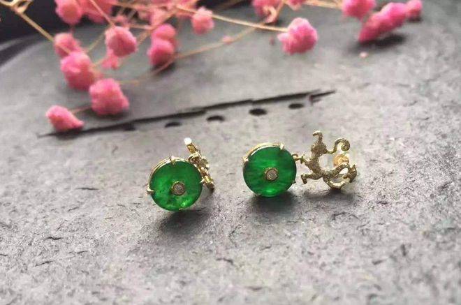 都知道翡翠是“玉石之王”，但这个称号的真实来历却是这首诗！  第22张