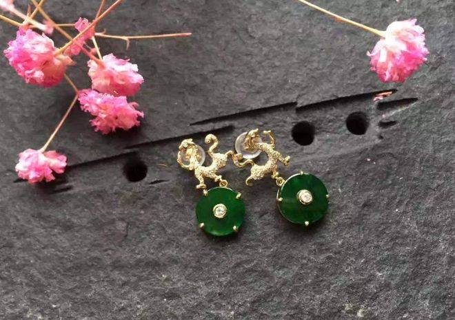 都知道翡翠是“玉石之王”，但这个称号的真实来历却是这首诗！  第24张