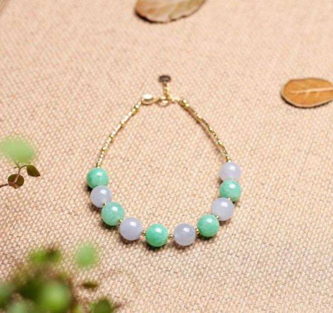 都知道翡翠是“玉石之王”，但这个称号的真实来历却是这首诗！  第32张