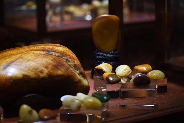 玉石利益链，谁赚的钱最多？  第5张