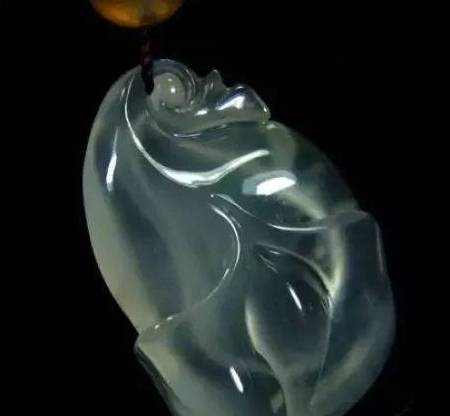 净重55g价值1500万！这件翡翠观音有点贵  第5张