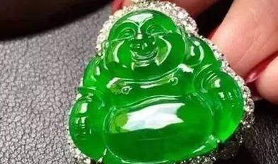 净重55g价值1500万！这件翡翠观音有点贵  第11张