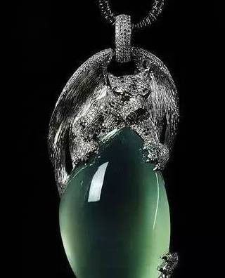 净重55g价值1500万！这件翡翠观音有点贵  第9张