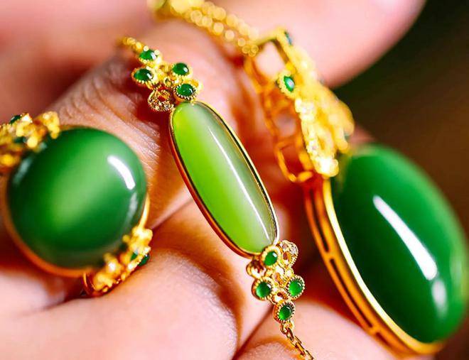 真的是好玉不镶吗?那“金镶玉”就没有可取之处了?  第8张