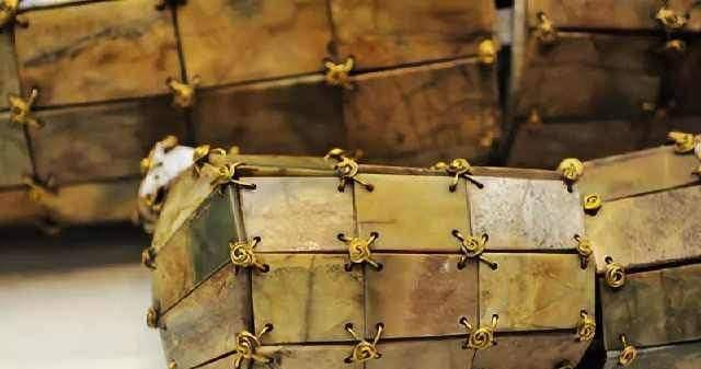 能“死而复生”的金缕玉衣，富豪造假了一件，权威专家：估价24亿  第3张