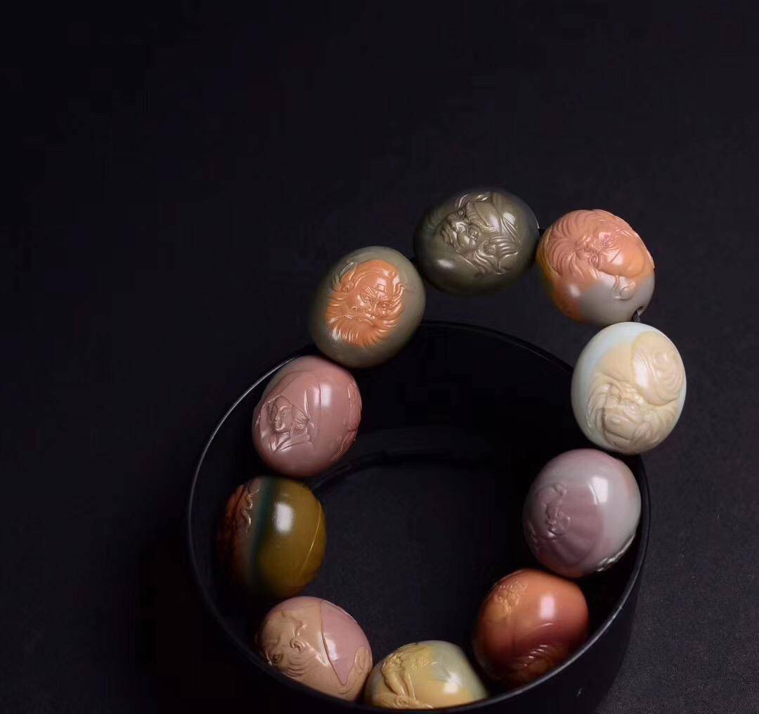 阿拉善玛瑙不愧为沙漠精灵，用它来做雕刻简直就是一场视觉盛宴  第2张