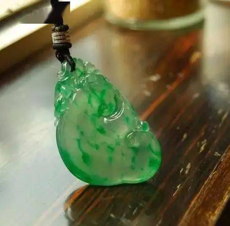 翡翠中有这样的金丝，价格立马翻几倍！  第5张