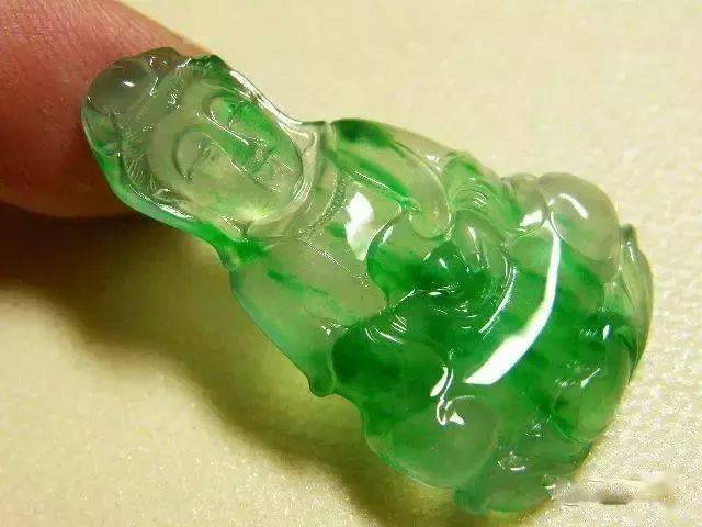 翡翠中有这样的金丝，价格立马翻几倍！  第2张