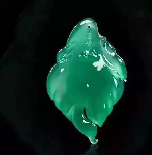 为何翡翠被热追?精美翡翠让人爱不释手啊  第3张