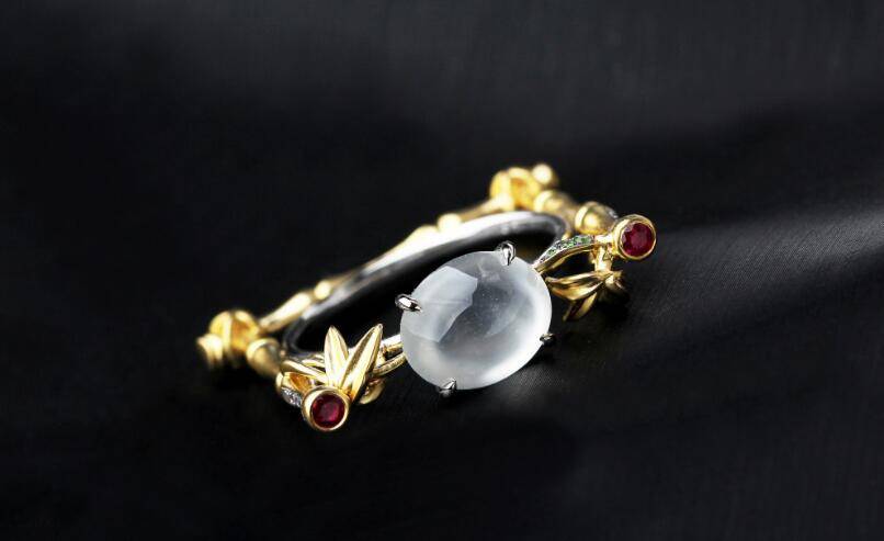 一个小小的翡翠蛋面，为何却有着高昂的价格？  第2张