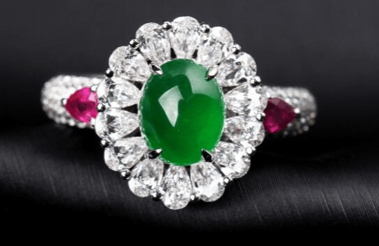 一个小小的翡翠蛋面，为何却有着高昂的价格？  第3张