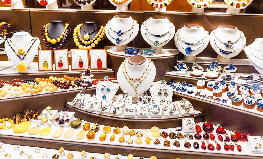 为什么珠宝不保值,还有很多人买,是人傻钱多吗  第3张