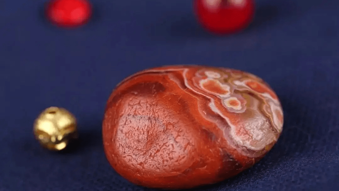 南红居然也有籽料?行里人叫它南红水籽  第4张