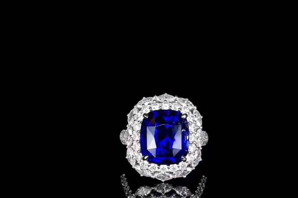 哪种蓝宝石更被喜欢?矢车菊与皇家蓝的区别  第3张