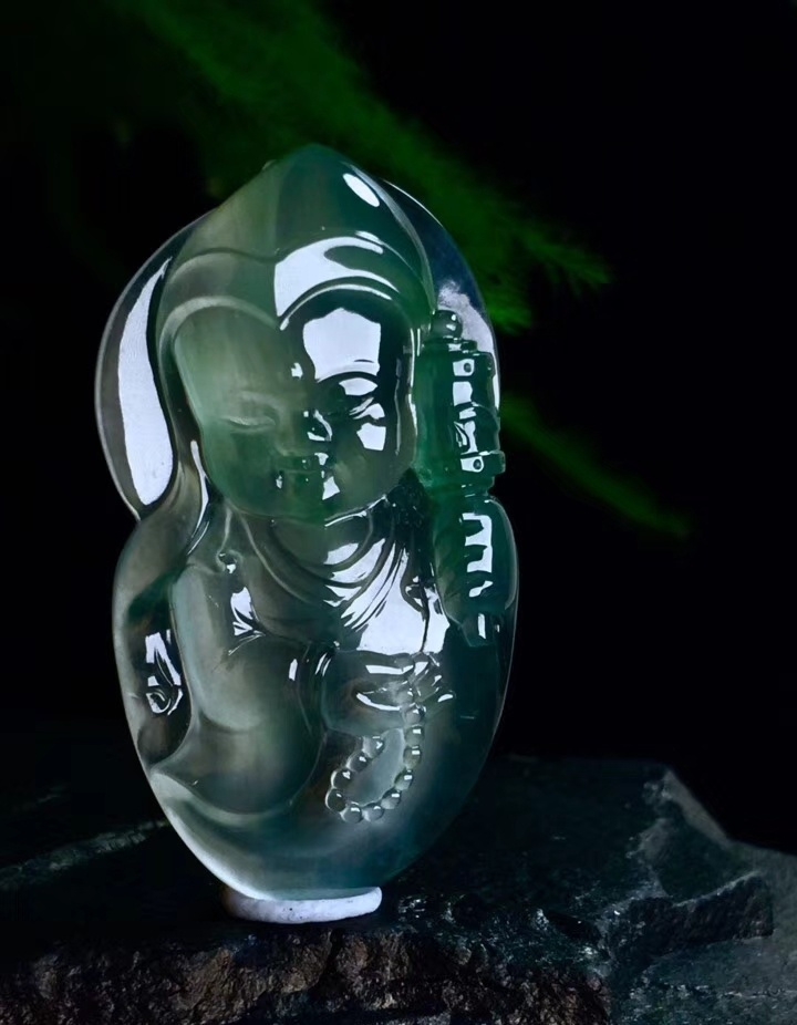 翡翠玉石珠宝无贵贱，喜欢戴的开心就好！  第4张