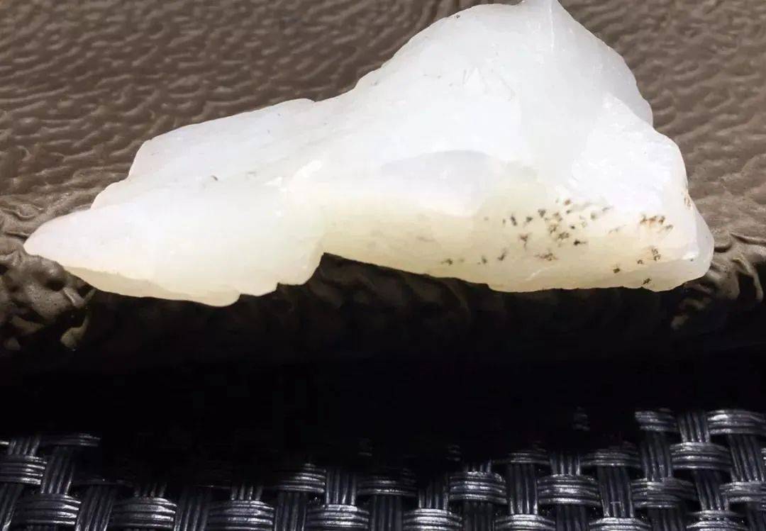 堪比籽料的黑山料，它的价值如何？  第8张