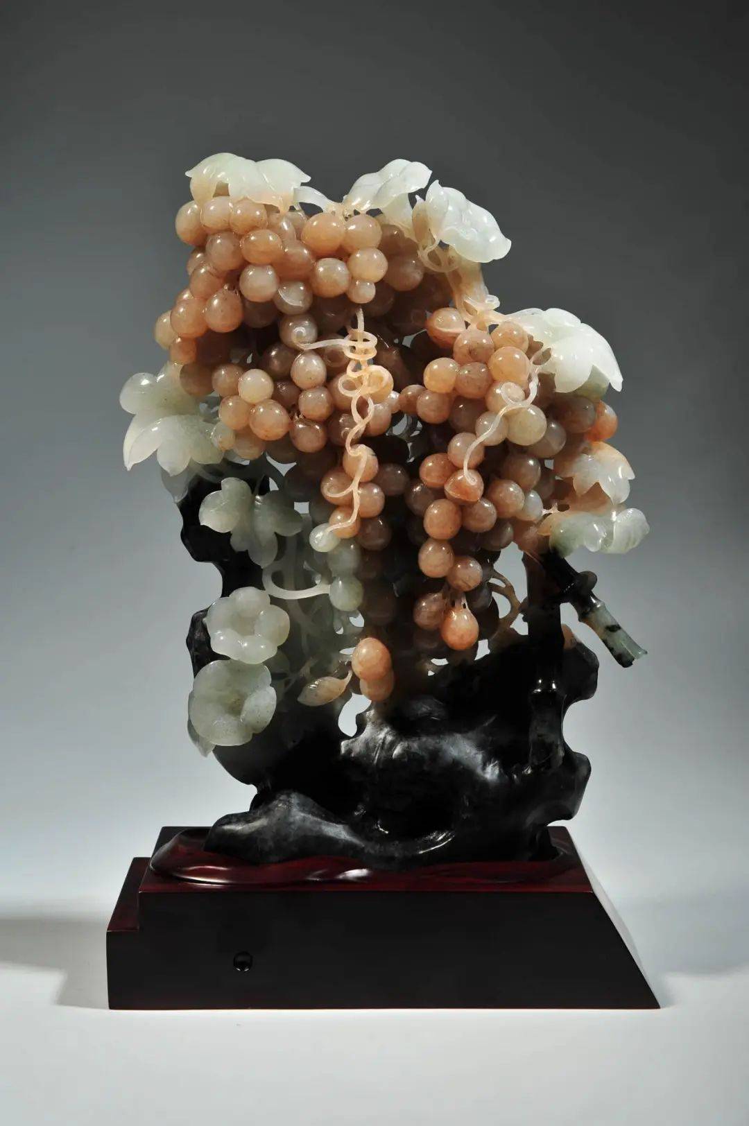 八种不同颜色的独山玉  第5张