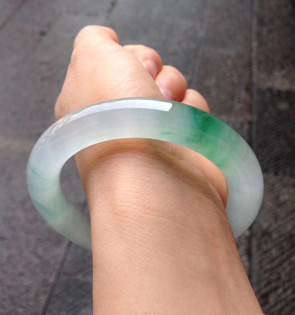 经济生活发展繁荣的今天，手里的翡翠玉石藏品，如何能成功出手？  第5张