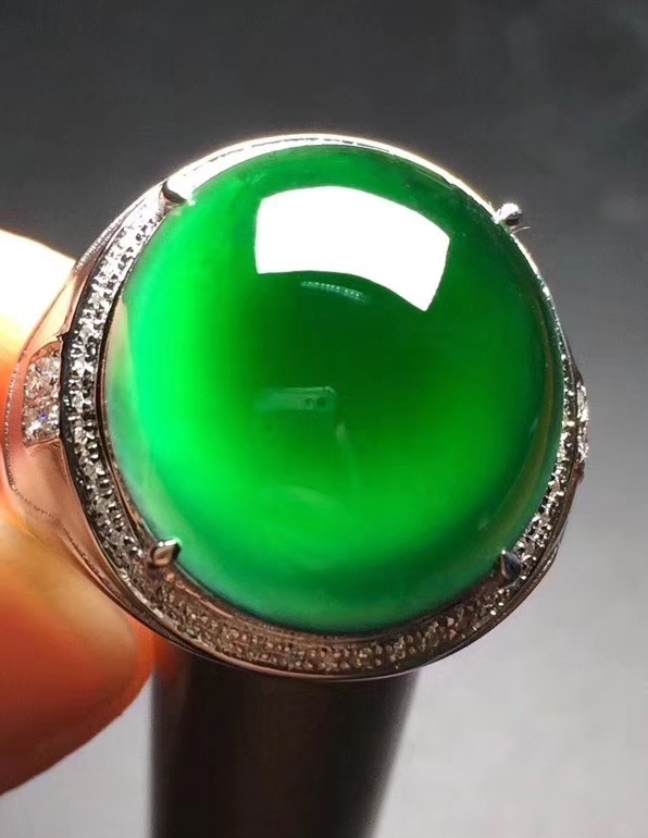 经济生活发展繁荣的今天，手里的翡翠玉石藏品，如何能成功出手？  第9张