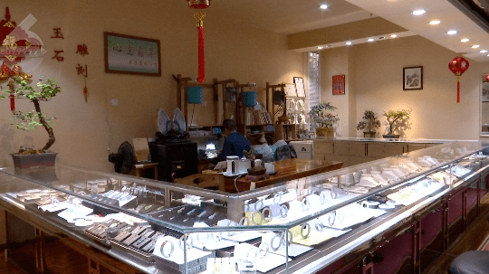 满世界都在说翡翠价格大涨，昆明行情怎么样？  第12张