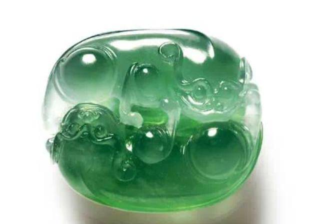 翡翠销售火爆，价格大幅上涨，优质翡翠的价格甚至翻番  第3张